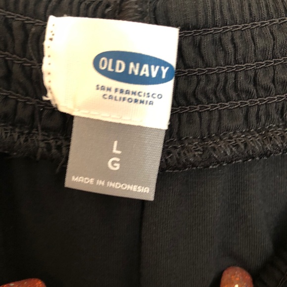 Large Black Ruffled - Picture 5 of 5